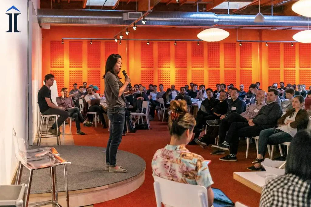 Incubatoare versus Acceleratoare